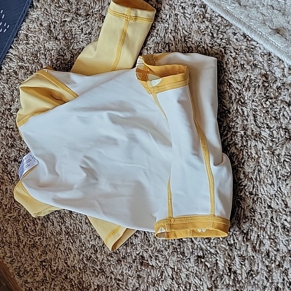 🪶NWOT Rashguard UPF 50+ Swimsuit - Picture 4 of 4